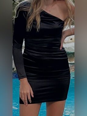 Gianni Bini Black One-Shoulder Ruched Bodycon Dress